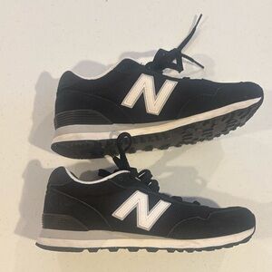New Balance Men's Black and White Sneakers